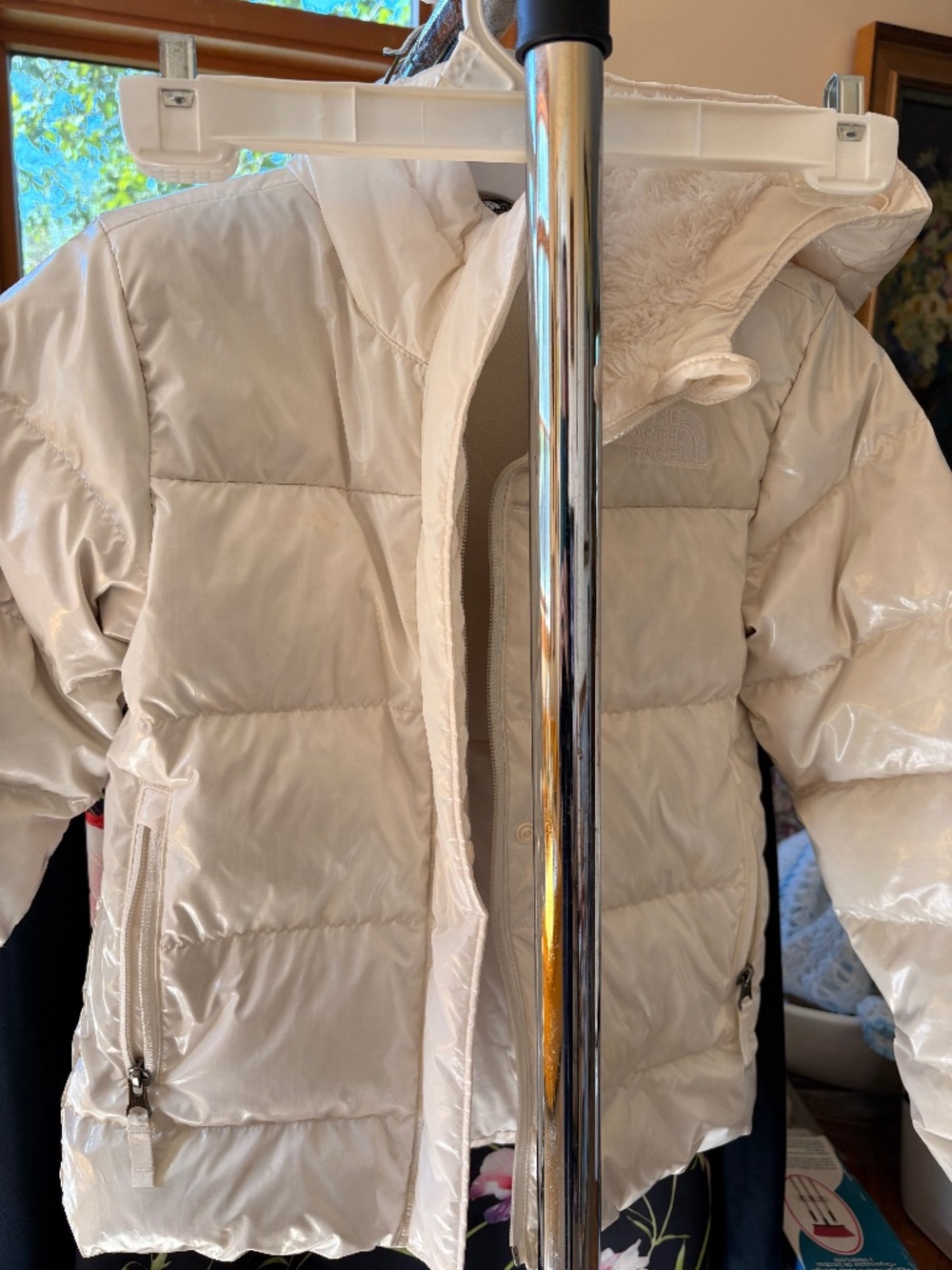 The North Face Girls Ivory Cream White Glossy Down Coat Jacket Parka in size S